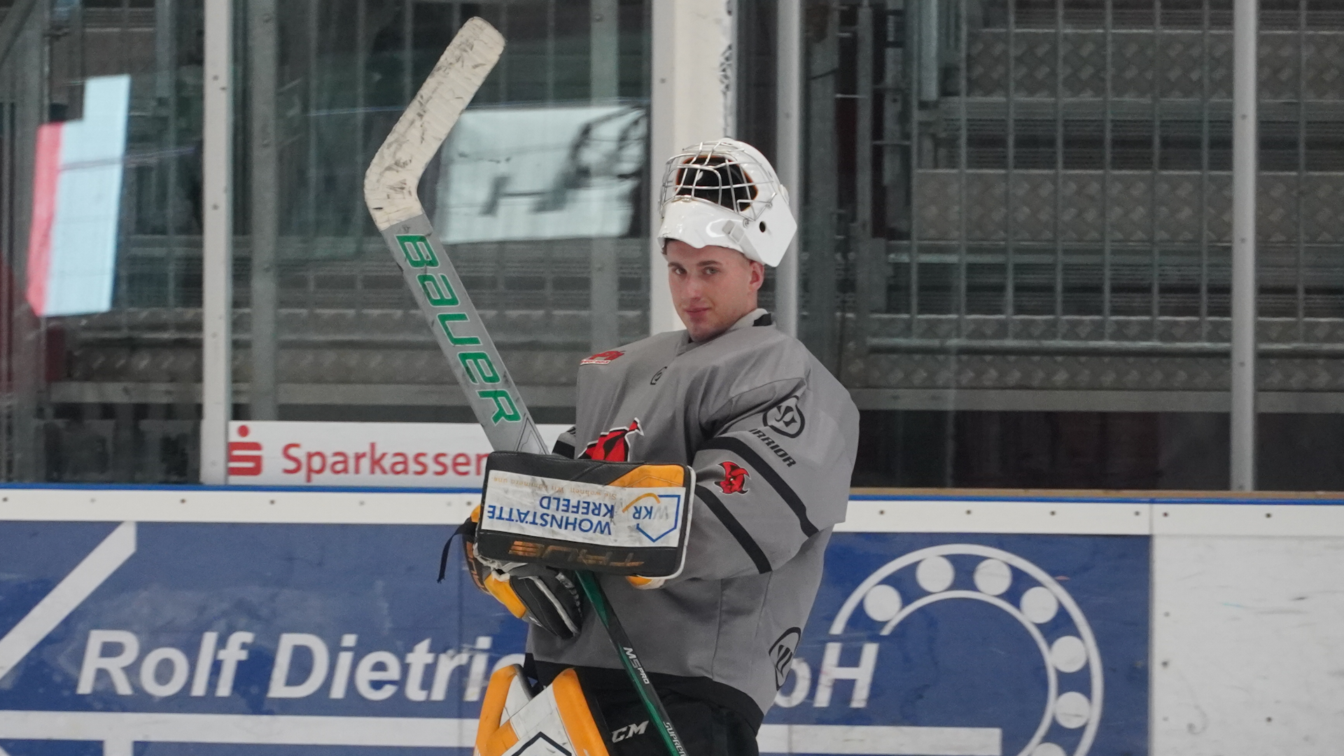 Torhüter mit Förderlizenz: Backup-Goalie Daniel Biggins verstärkt Saale  Bulls - Saale Bulls | MEC Halle 04 e.V.